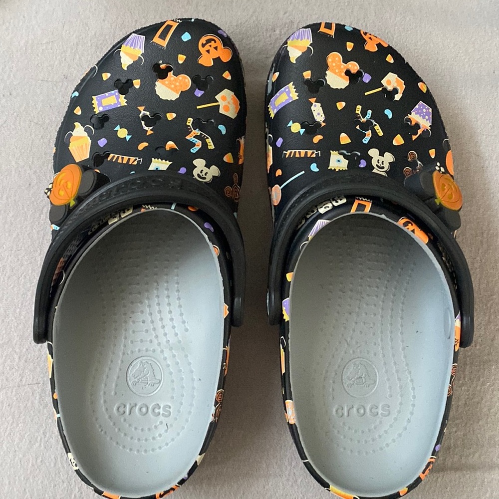 Light up Mickey Mouse Halloween Candy Walt Disney World Crocs Mens 6 Womens 8